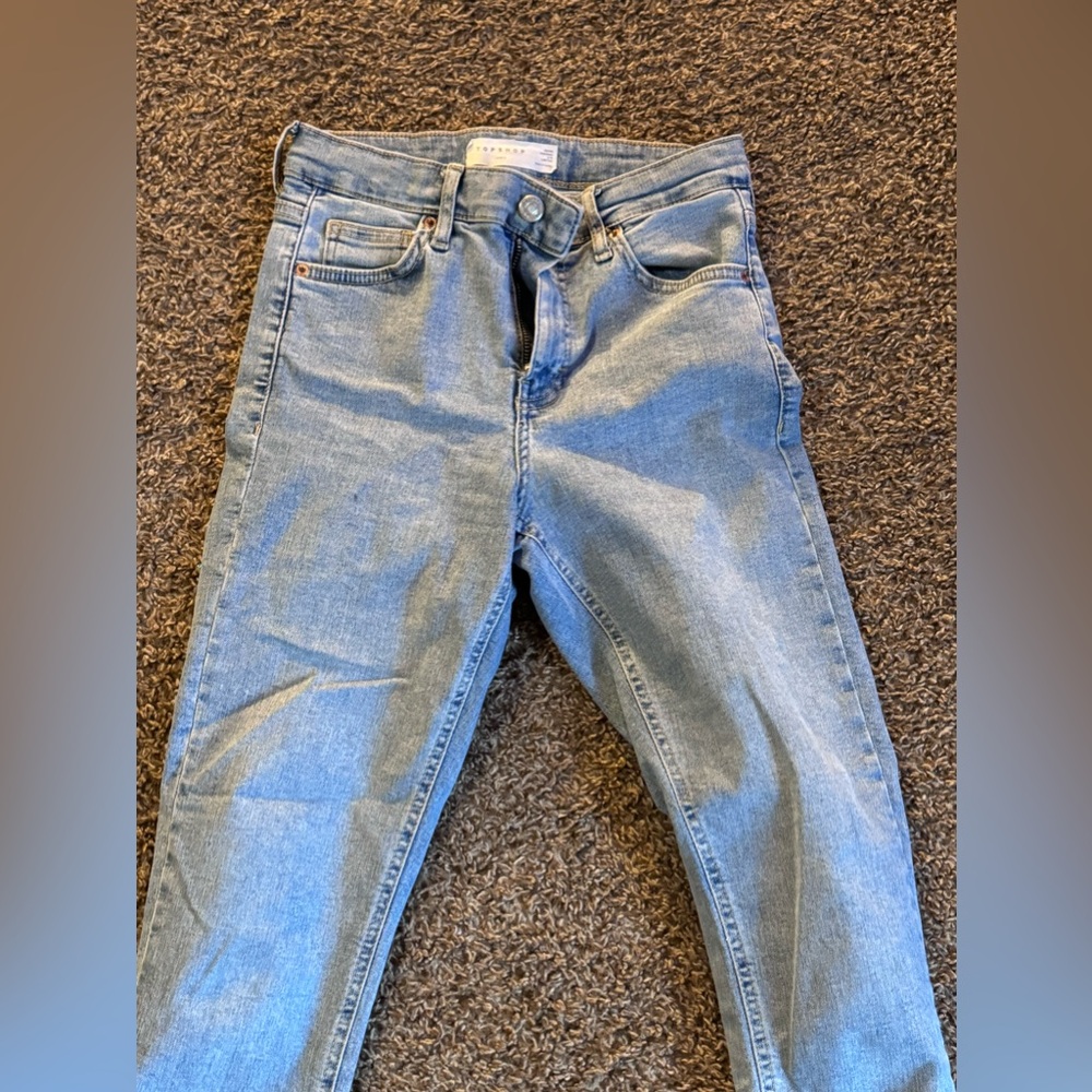 Blue high waisted cropped jeans